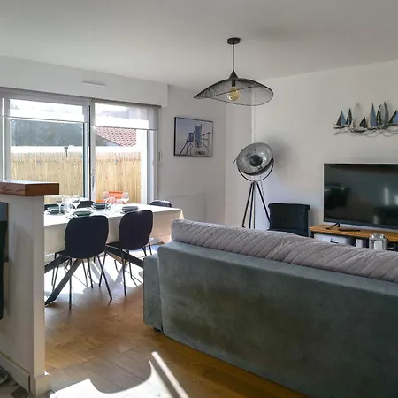 Maison De 4 Pers Jardin Agreable - Sur